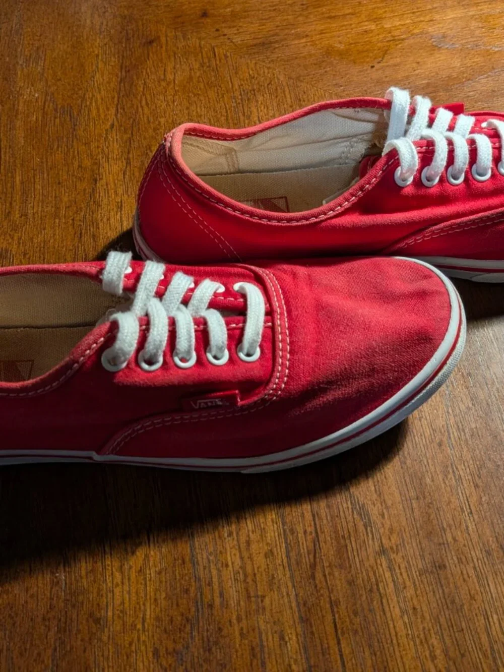 Vans Authentic Womens 8.5 Red Canvas Classic Lace Up Low Top Sneakers Shoe